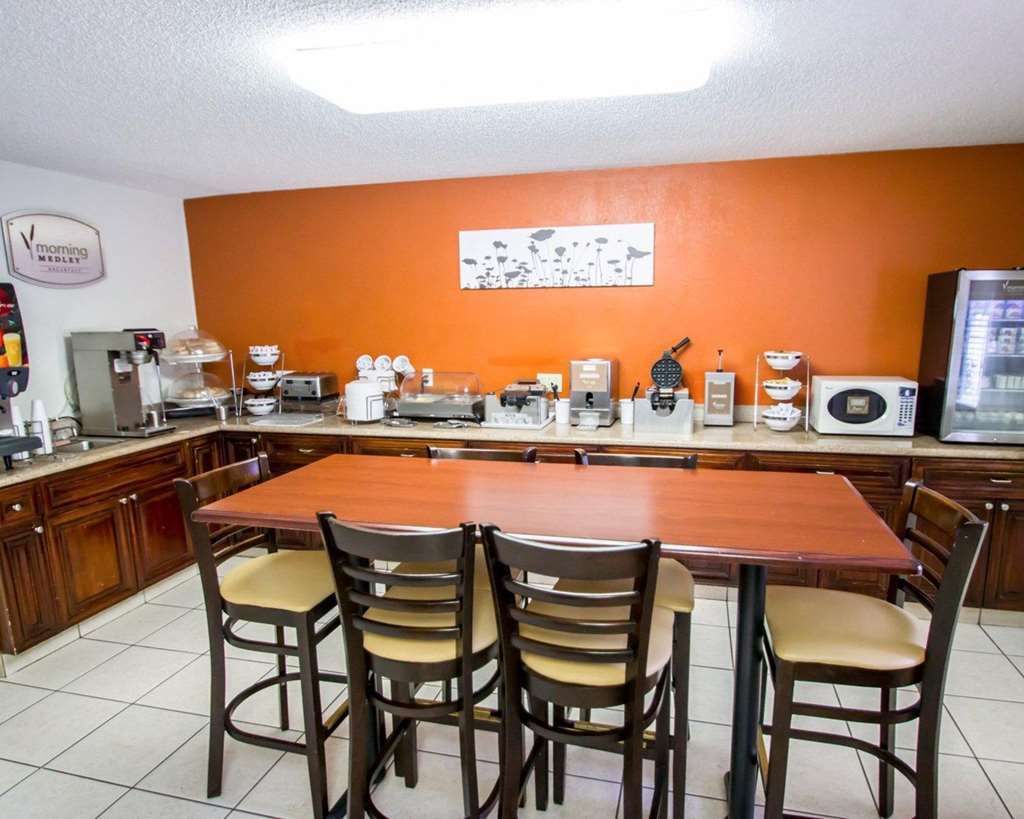Sleep Inn Sarasota North Restoran gambar